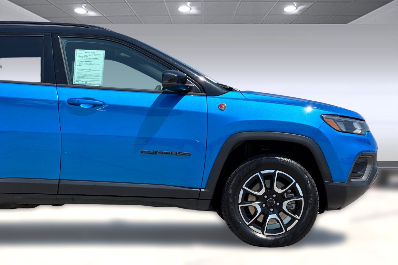 Used 2025 Jeep Compass Trailhawk AWD/4WD image 34