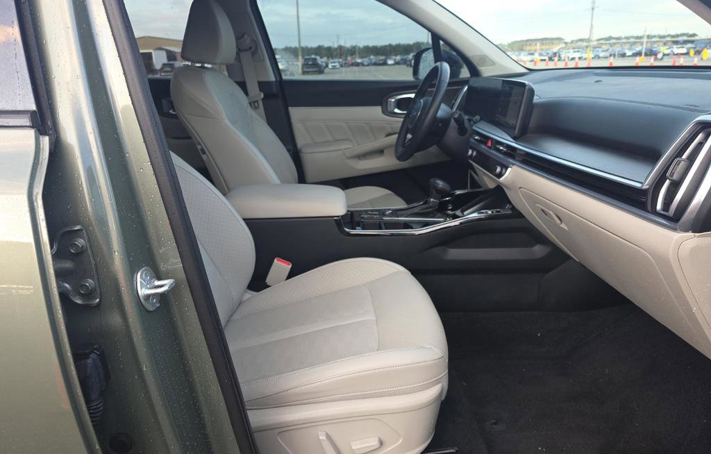 Used 2025 Kia Sorento SX image 7