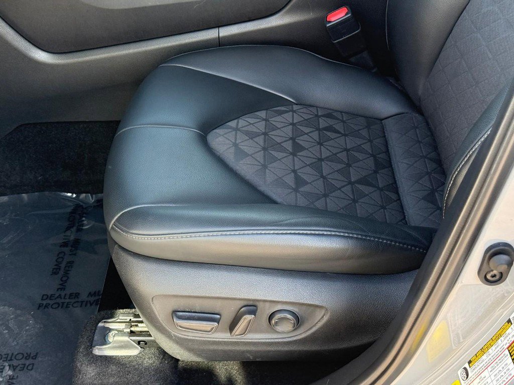 Used 2024 Toyota Highlander XLE image 22