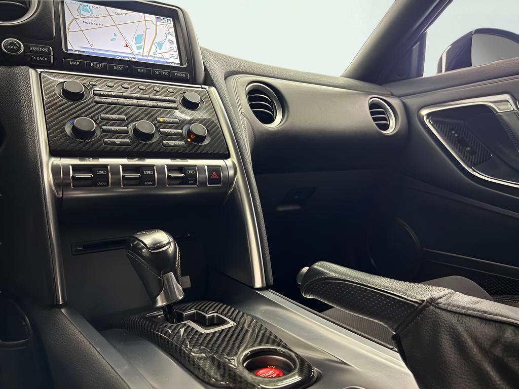Used 2011 Nissan GT-R Premium image 55
