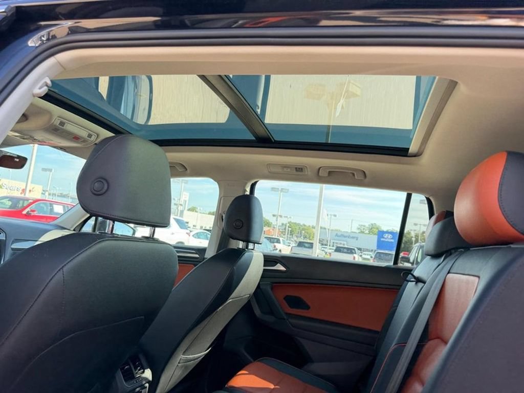 Used 2019 Volkswagen Tiguan SEL Premium AWD/4WD image 10