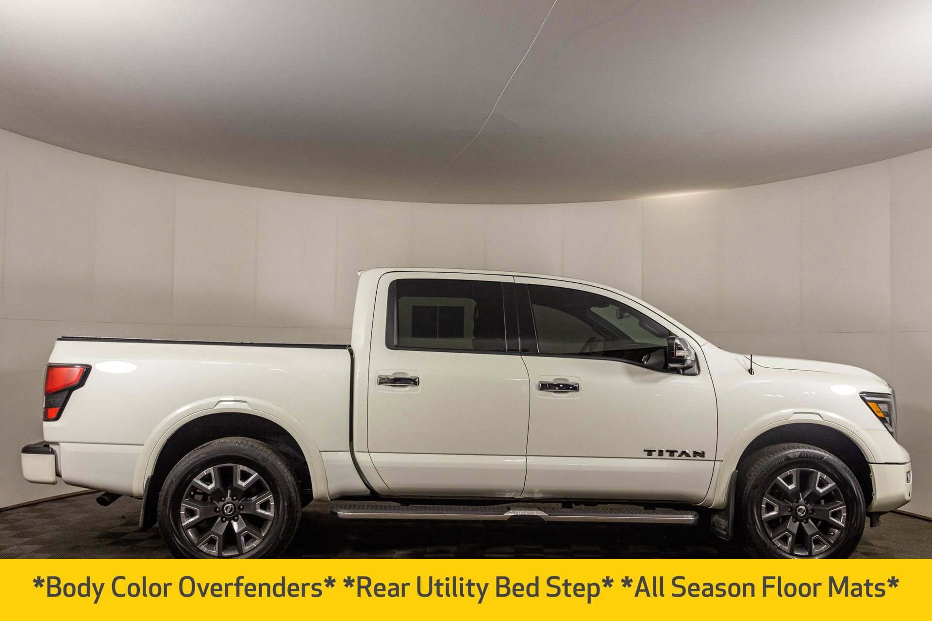 Used 2021 Nissan Titan Platinum Reserve w/ Moonroof Package AWD/4WD image 17