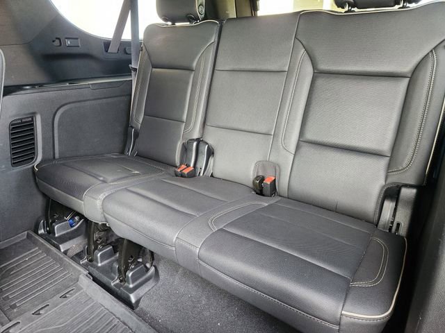 Used 2023 GMC Yukon XL SLT w/ SLT Premium Package image 34