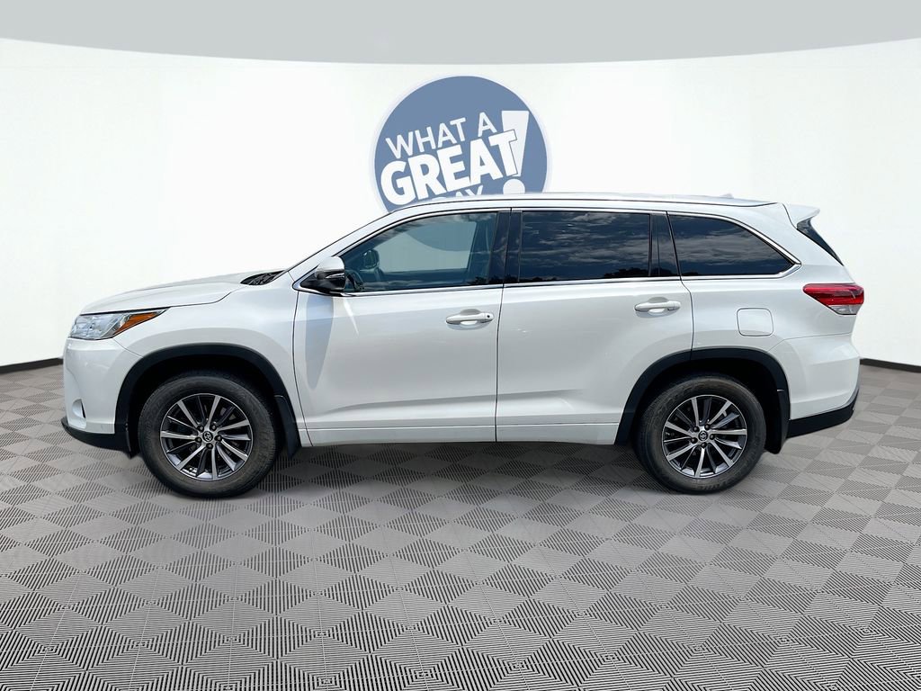 Used 2017 Toyota Highlander XLE AWD/4WD image 9
