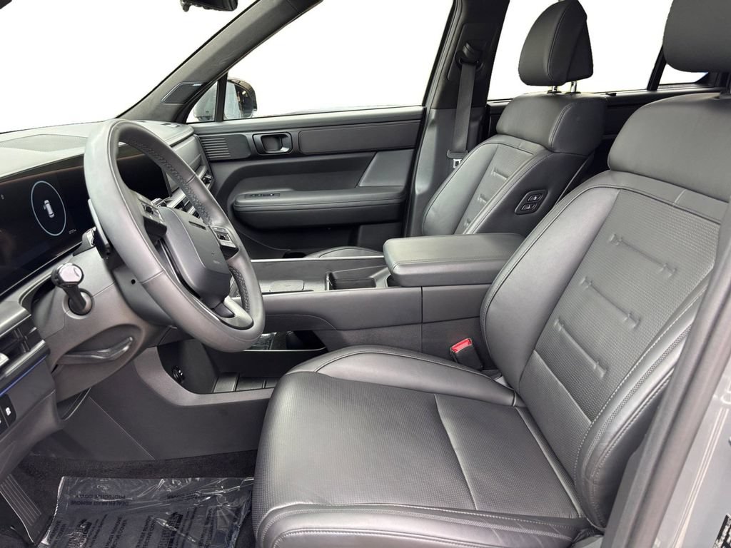 Used 2025 Hyundai Santa Fe Calligraphy AWD/4WD image 11