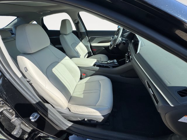 Used 2023 Hyundai Sonata Limited w/ Cargo Package FWD image 14