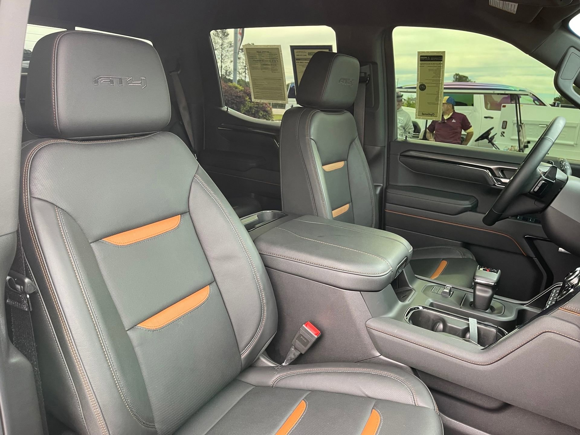 Used 2024 GMC Sierra 1500 AT4 w/ Technology Package image 27