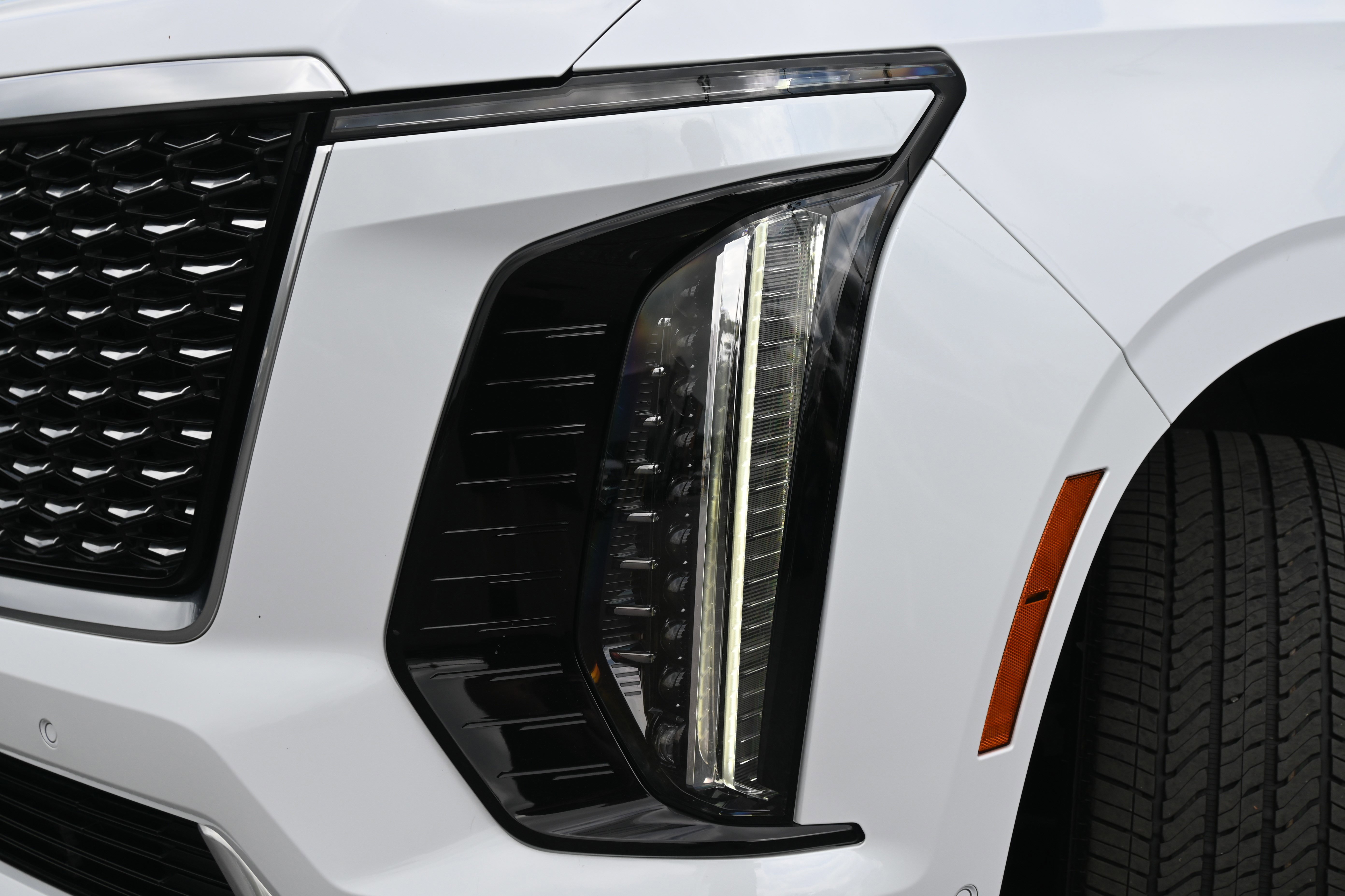 Used 2026 Cadillac Escalade Luxury w/ LPO, Floor Liner Package AWD/4WD image 6