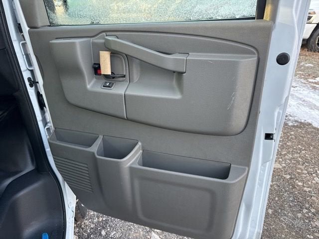 New 2025 GMC Savana 3500 w/ Power Convenience Package RWD image 25
