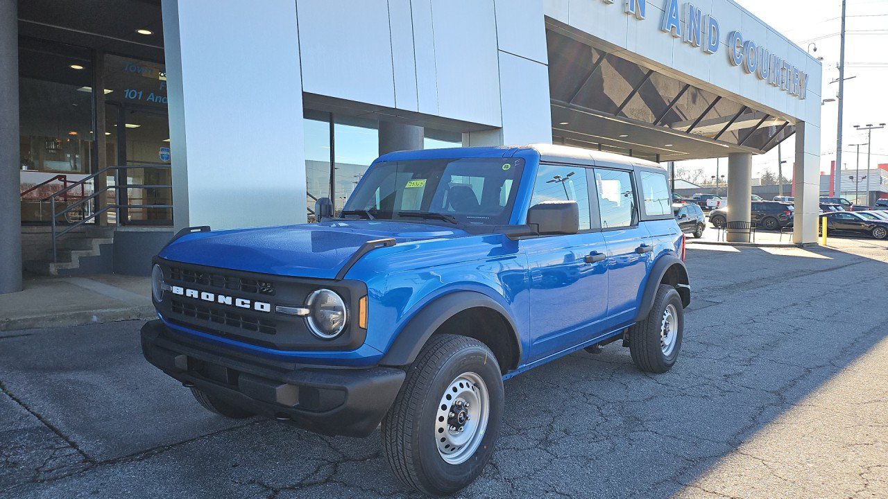 New 2025 Ford Bronco 4-Door AWD/4WD image 2