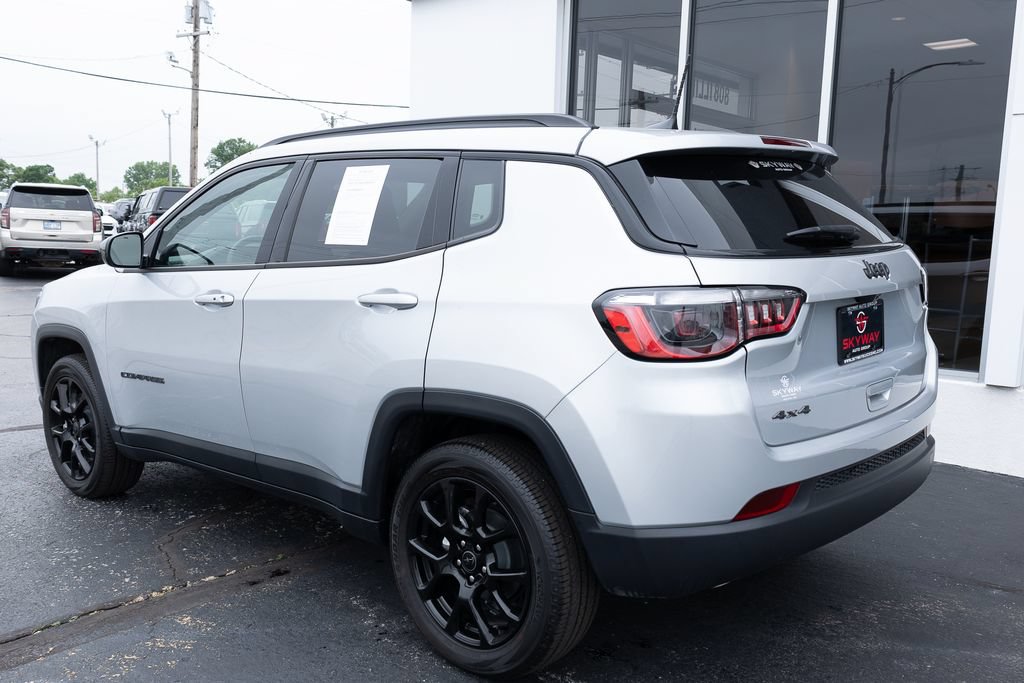Used 2026 Jeep Compass Latitude w/ Quick Order Package 29K AWD/4WD image 3