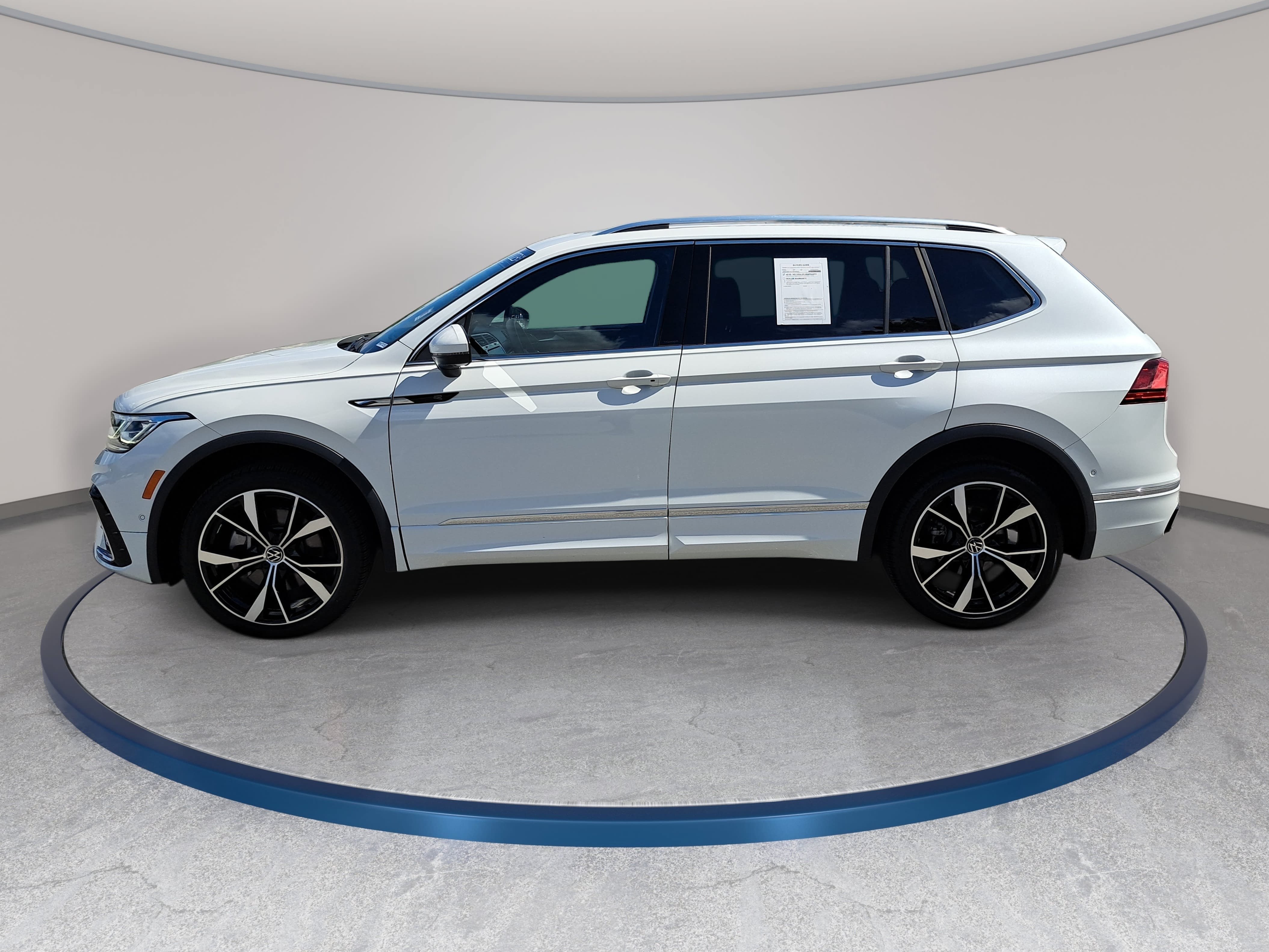 Certified 2023 Volkswagen Tiguan SEL R-Line AWD/4WD image 8