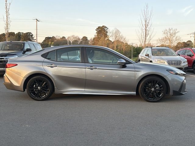 Used 2025 Toyota Camry SE image 2