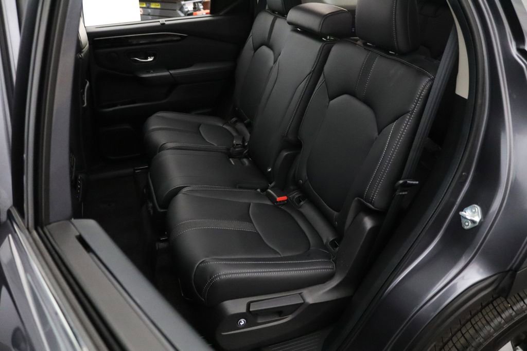 Used 2024 Honda Pilot Touring image 10