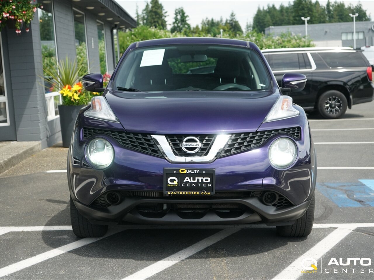 Used 2016 Nissan Juke SV AWD/4WD image 2