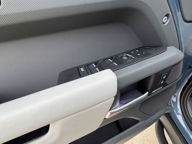 Certified 2026 Land Rover Defender 110 X-Dynamic SE AWD/4WD image 11