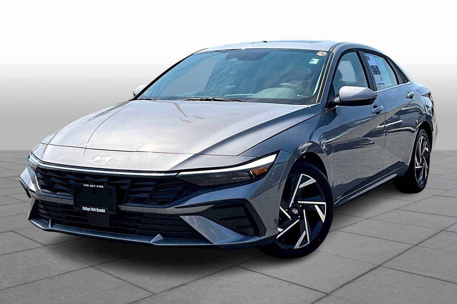 Certified 2025 Hyundai Elantra SEL image 1