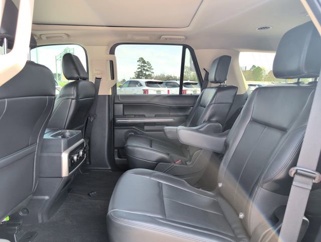 Used 2023 Ford Expedition XLT image 32