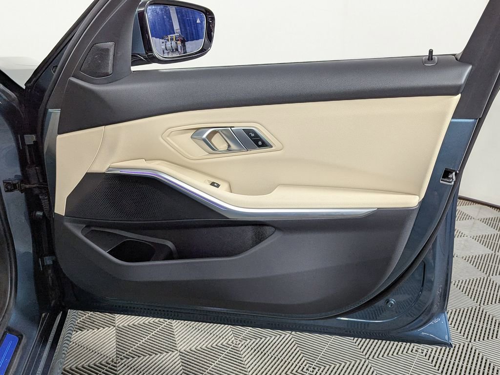 Used 2021 BMW 330i xDrive Sedan w/ Convenience Package image 19