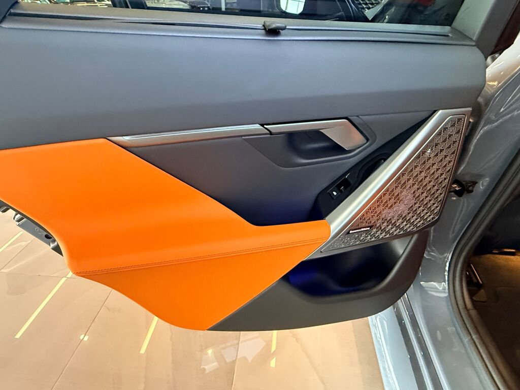 Used 2026 BMW M5 w/ Carbon Package image 17