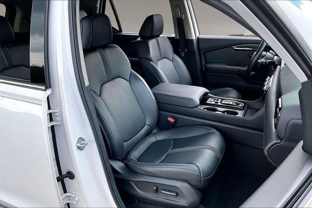 Certified 2025 Honda Pilot Touring image 27