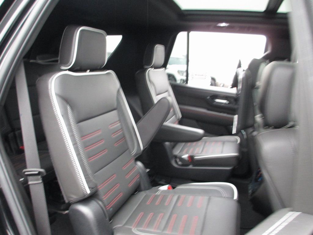 Used 2025 GMC Yukon AT4 Ultimate image 28