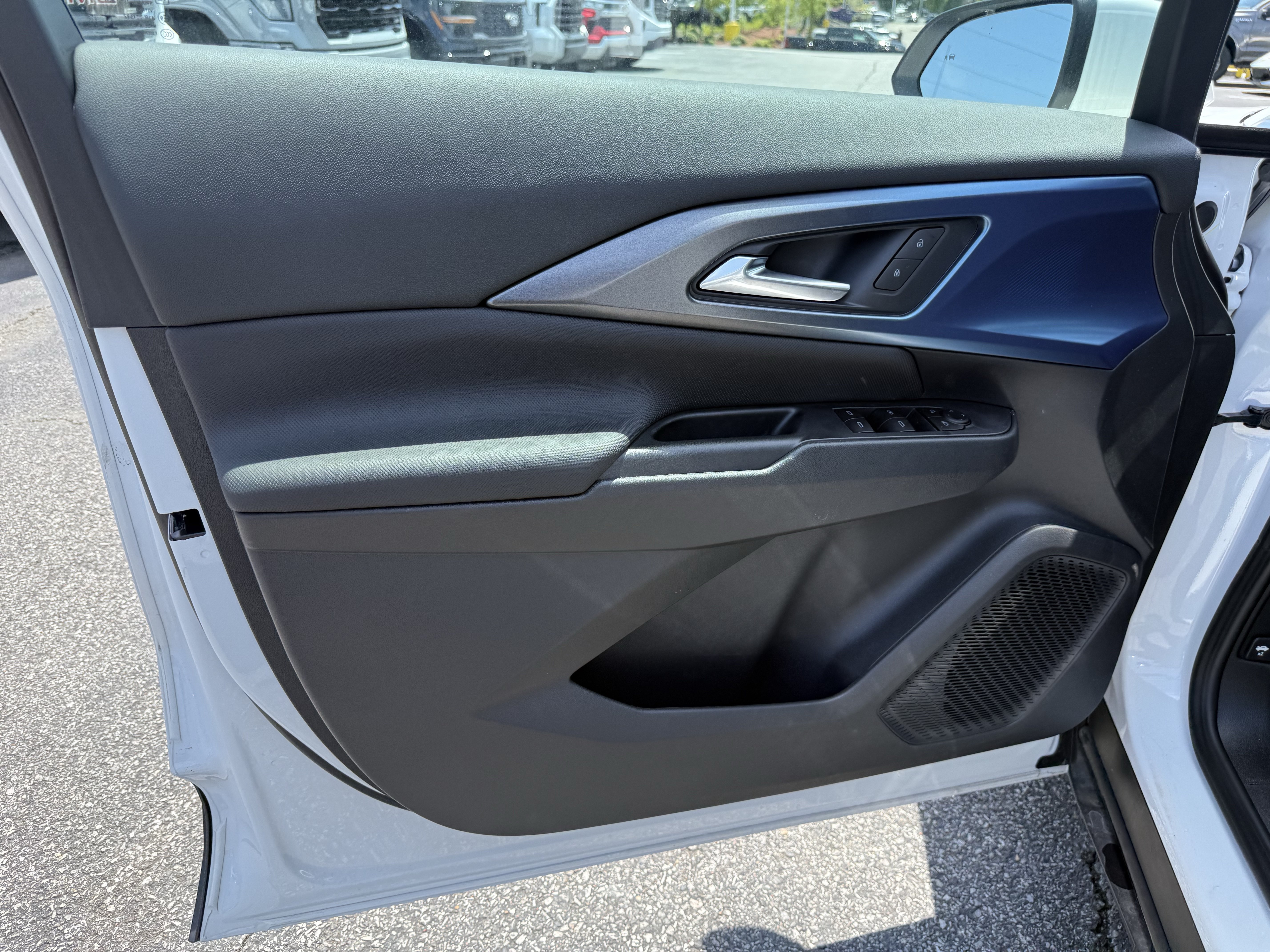 New 2026 Chevrolet Equinox EV LT FWD image 14