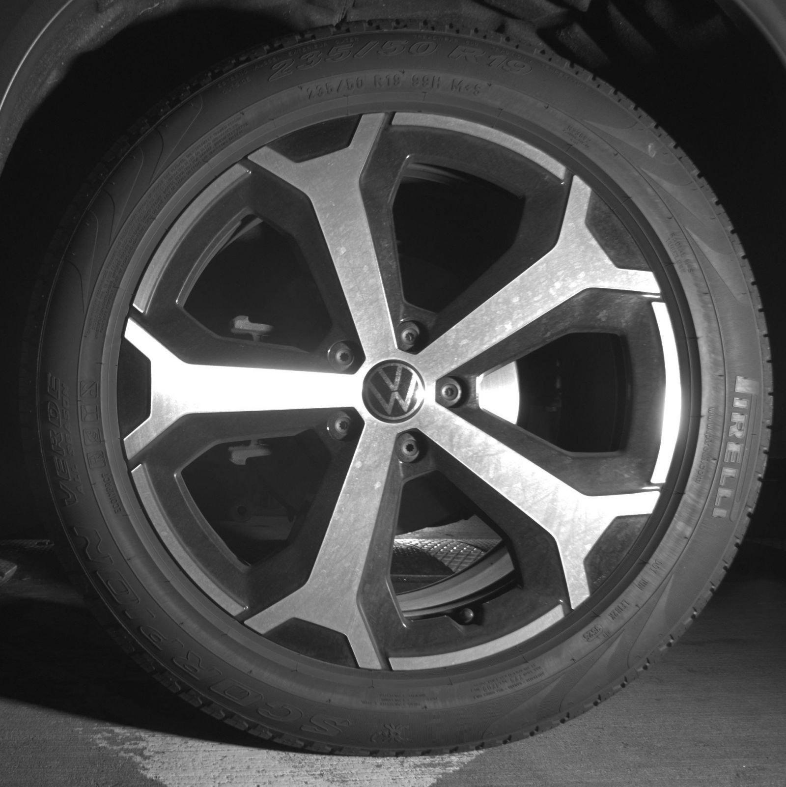 Used 2026 Volkswagen Tiguan SE FWD image 16