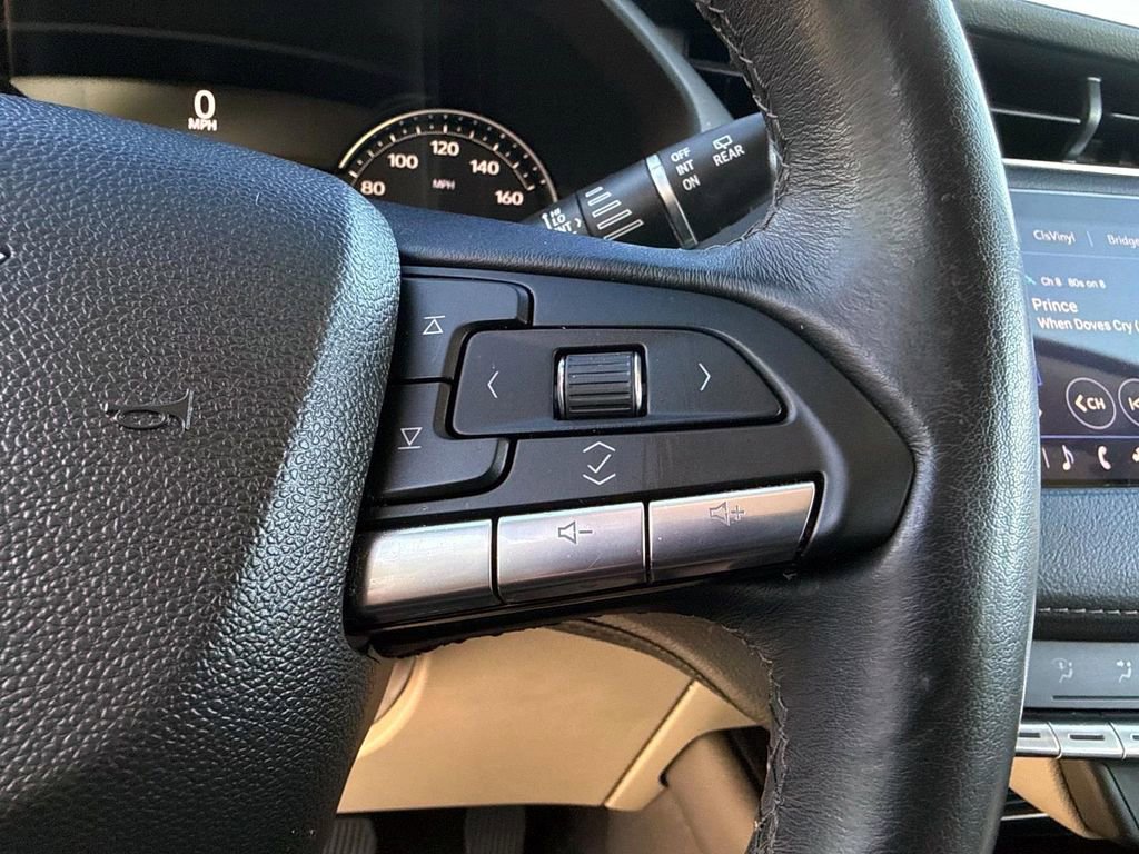 Used 2023 Cadillac XT4 Luxury w/ Cold Weather Package FWD image 36
