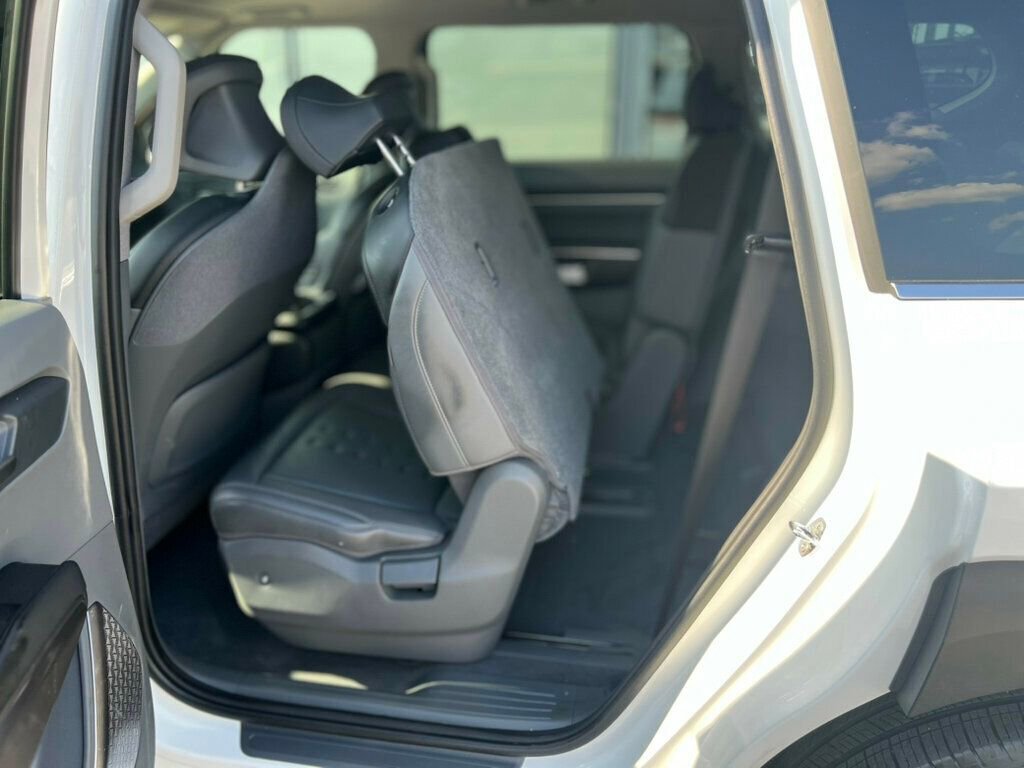 Used 2024 Kia EV9 Wind AWD/4WD image 16