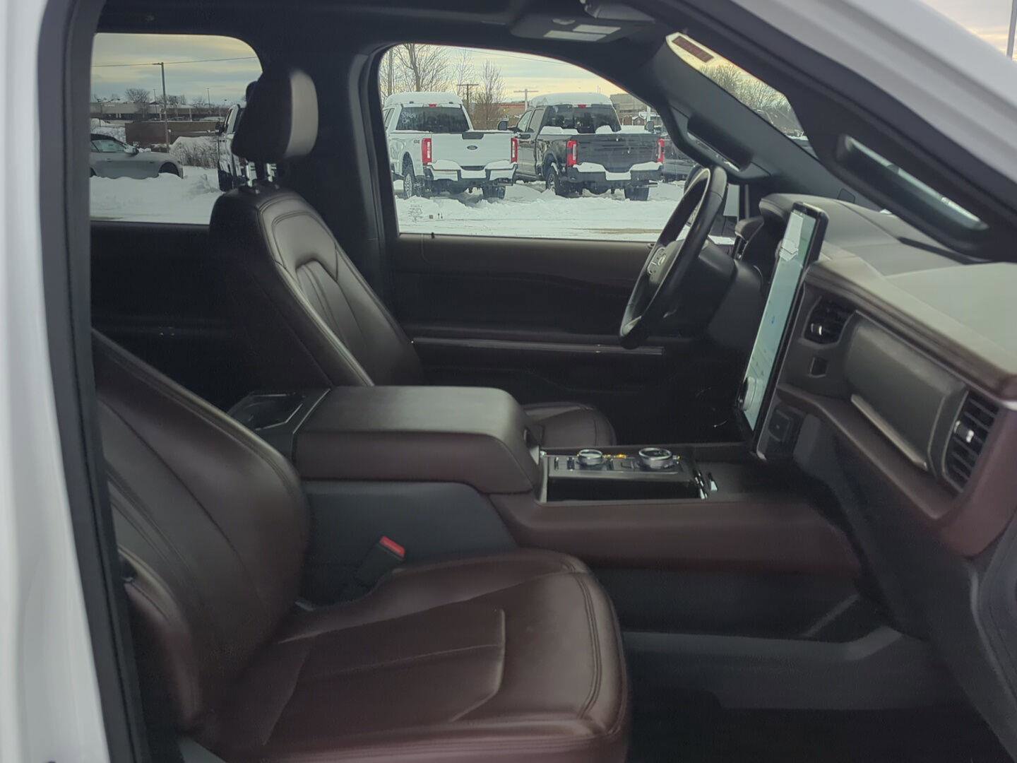 Used 2022 Ford Expedition Max Limited image 32