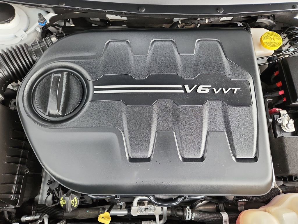 Used 2019 Jeep Cherokee Trailhawk w/ Cold Weather Group image 25