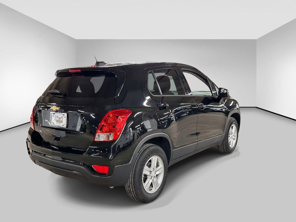 Used 2022 Chevrolet Trax LS w/ Tint and Cruise Package AWD/4WD image 5