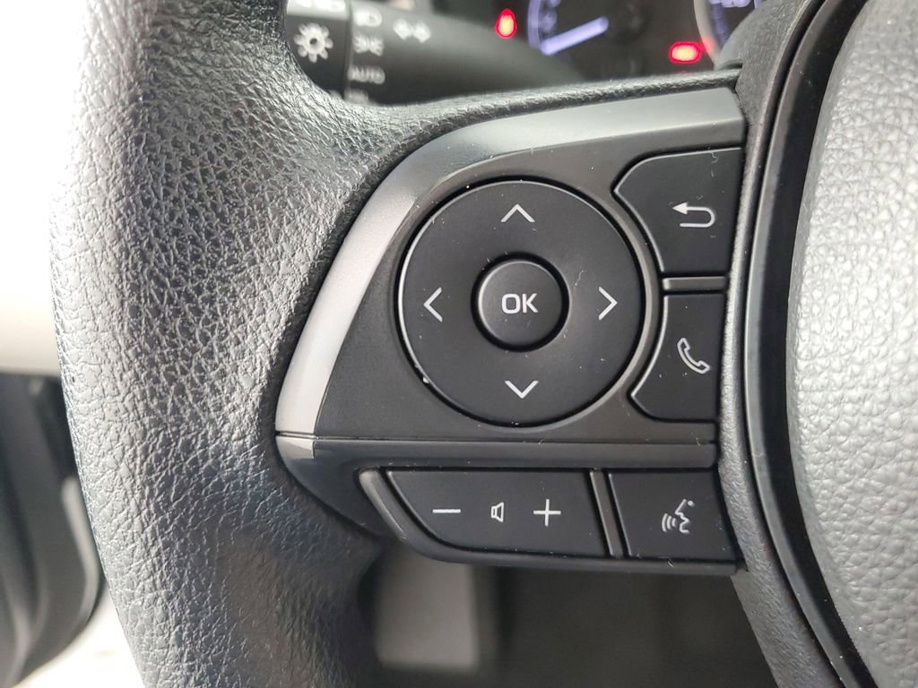 Used 2022 Toyota Corolla LE image 21