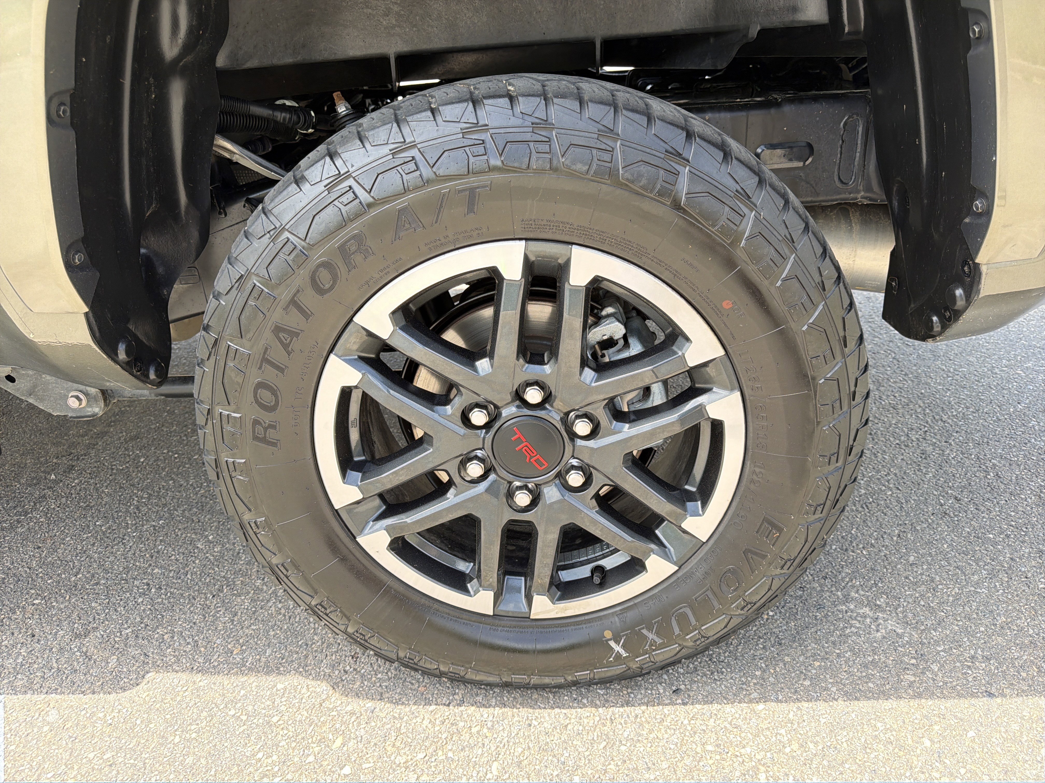 Used 2025 Toyota Tacoma TRD Sport AWD/4WD image 20