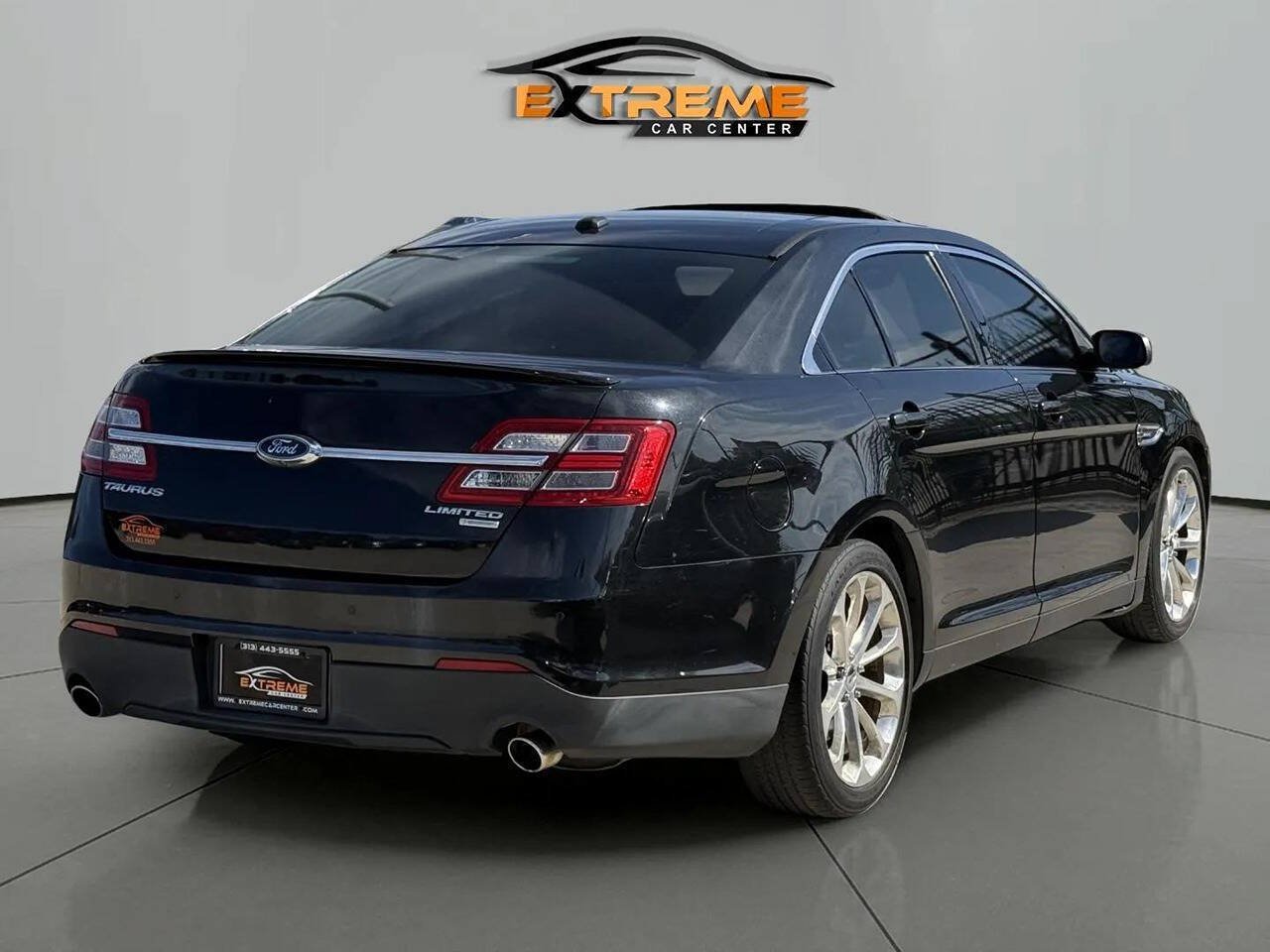 Used 2013 Ford Taurus Limited FWD image 6