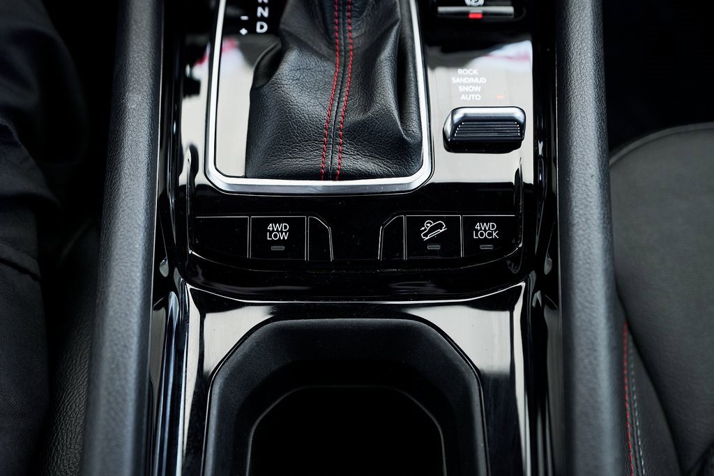 Used 2024 Jeep Compass Trailhawk image 44