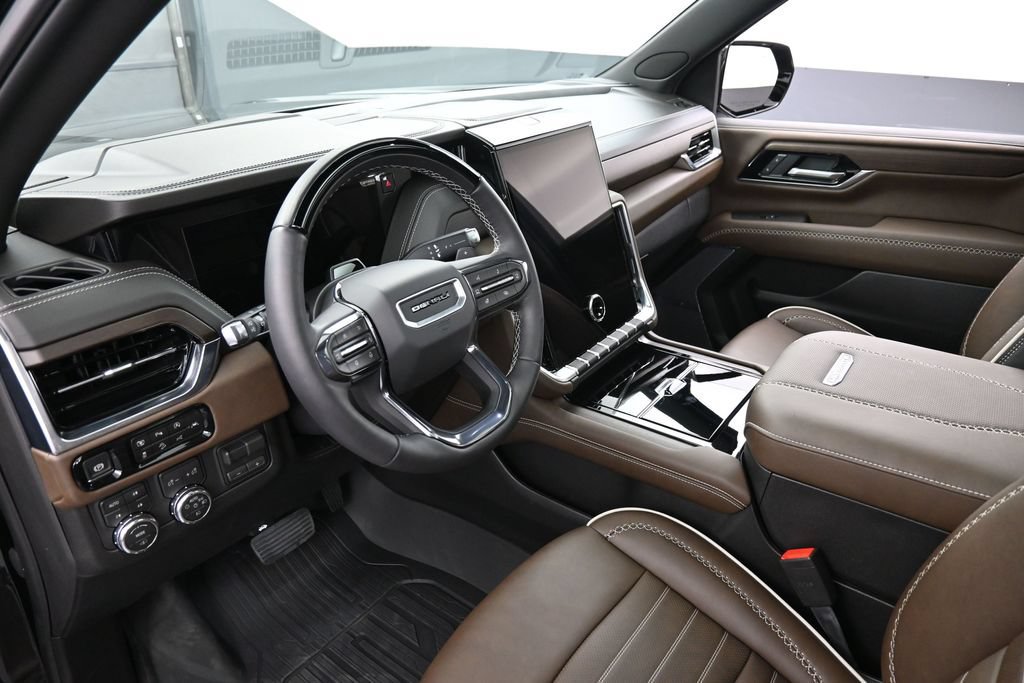 Used 2026 GMC Yukon Denali Ultimate w/ LPO, Floor Liner Package AWD/4WD image 4