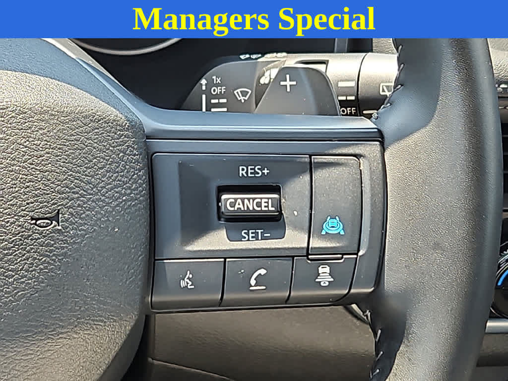 Used 2025 Nissan Rogue SV AWD/4WD image 20