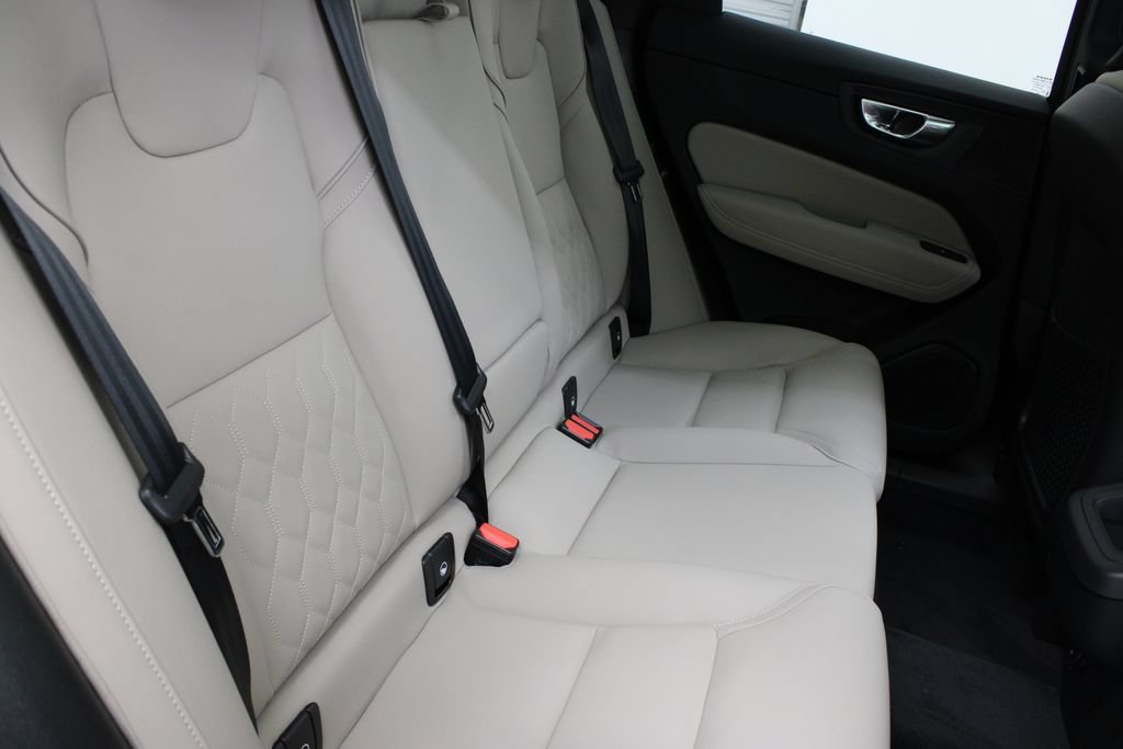 New 2026 Volvo XC60 B5 Plus w/ Protection Package Premier AWD/4WD image 22