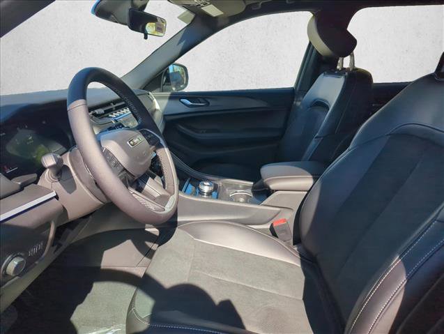 New 2025 Jeep Grand Cherokee Altitude image 3