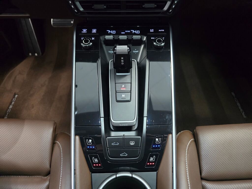 Certified 2022 Porsche 911 Turbo image 17