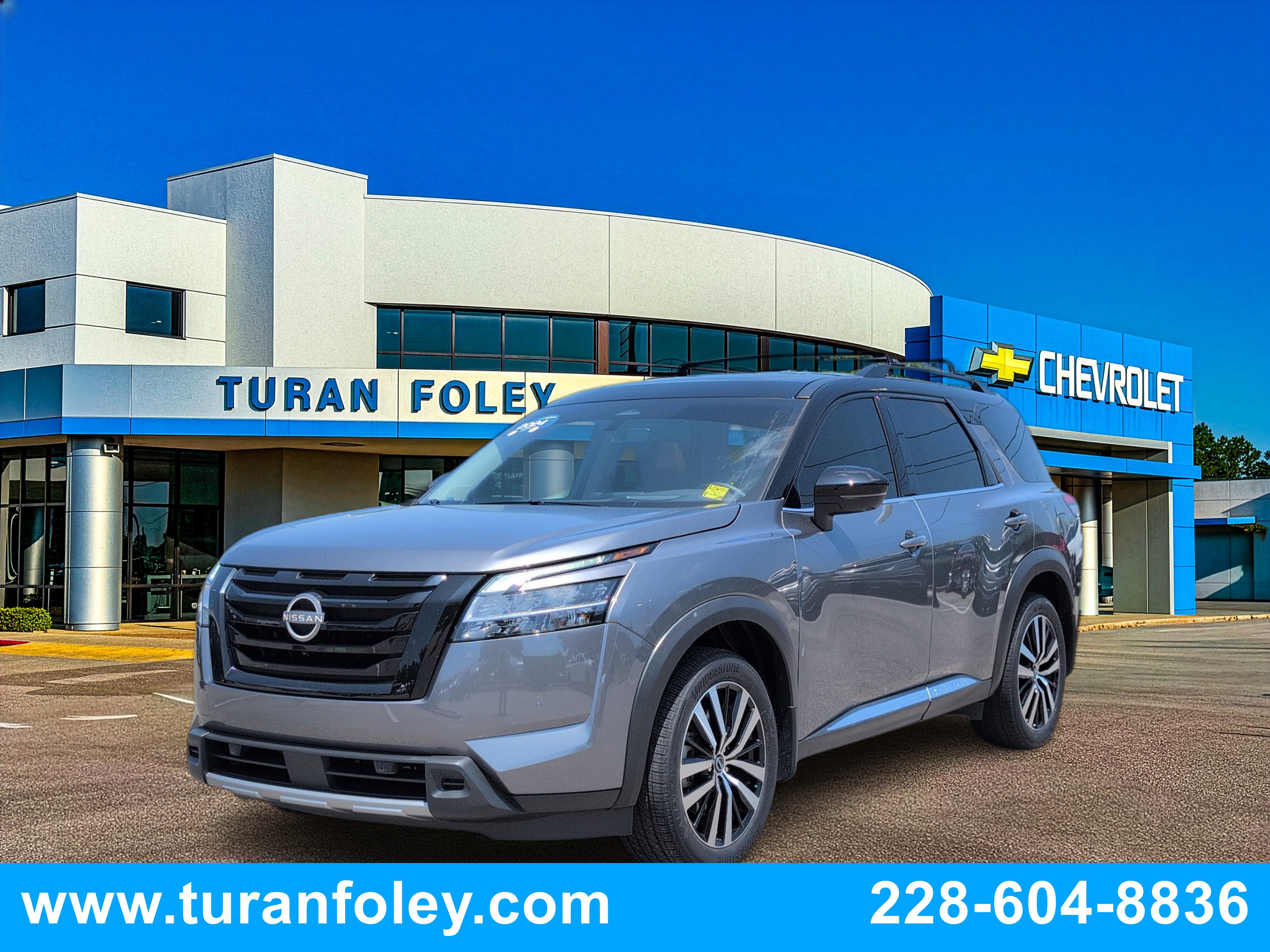 Used 2024 Nissan Pathfinder Platinum w/ Lighting Package (N92)