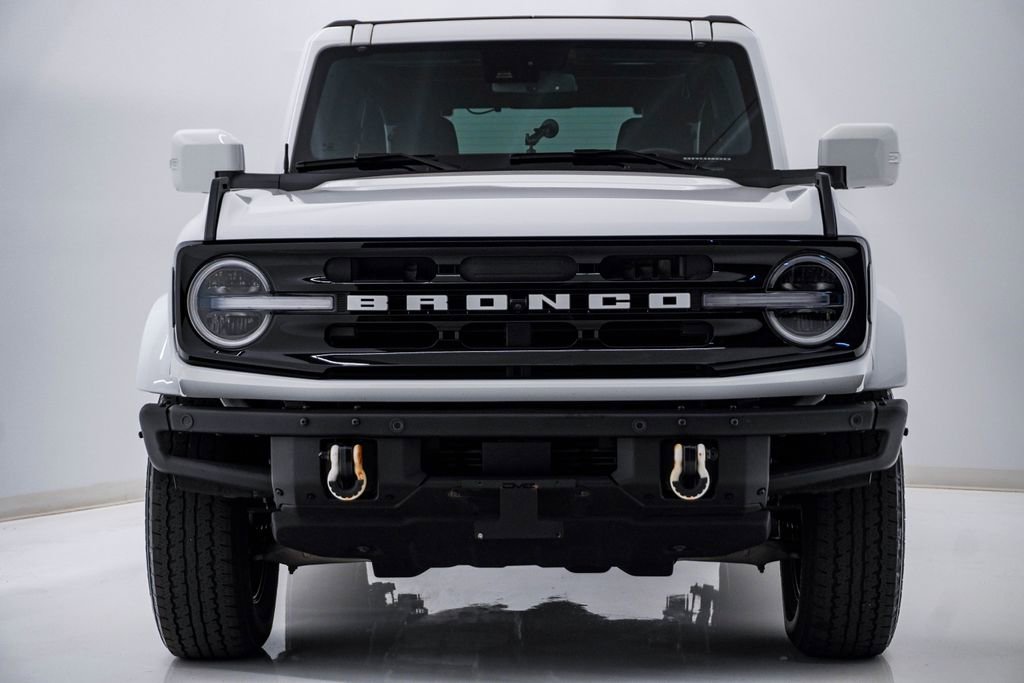 Used 2023 Ford Bronco Outer Banks image 6