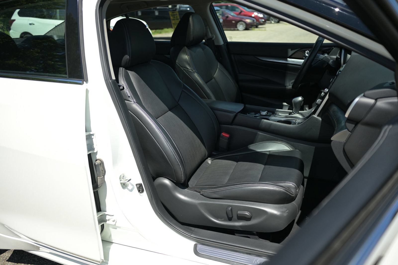 Used 2023 Nissan Maxima SL FWD image 44
