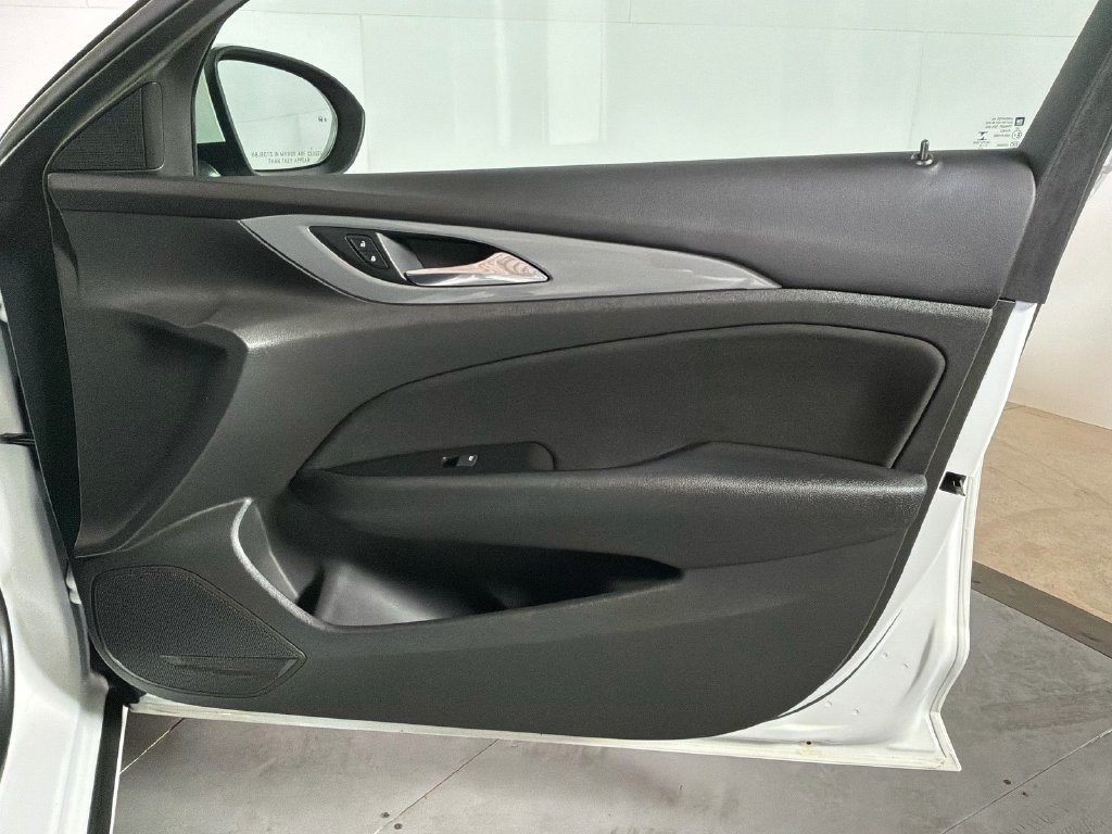 Used 2019 Buick Regal Preferred w/ Driver Confidence Package I FWD image 21