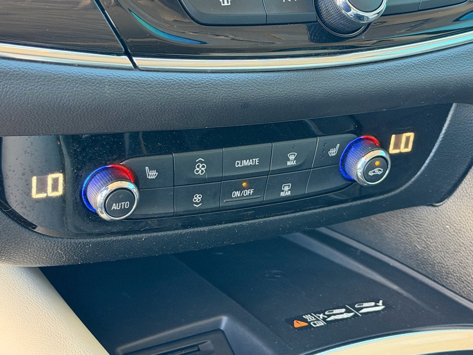 Used 2024 Buick Enclave Essence w/ Experience Buick Package image 30