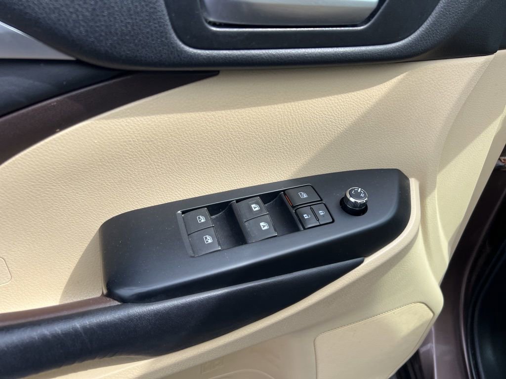 Used 2018 Toyota Highlander XLE AWD/4WD image 22
