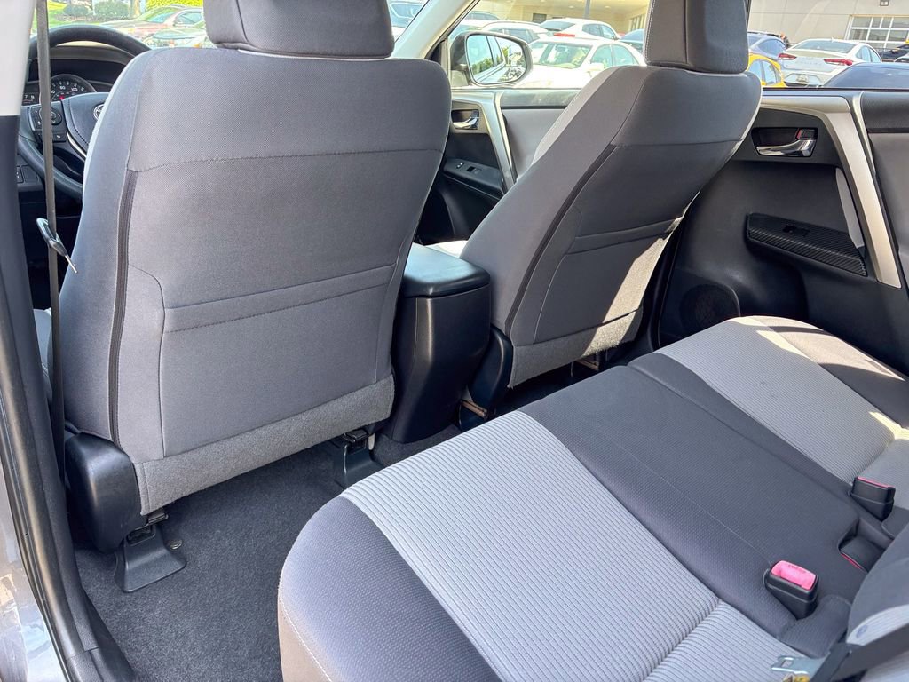 Used 2015 Toyota RAV4 XLE AWD/4WD image 39