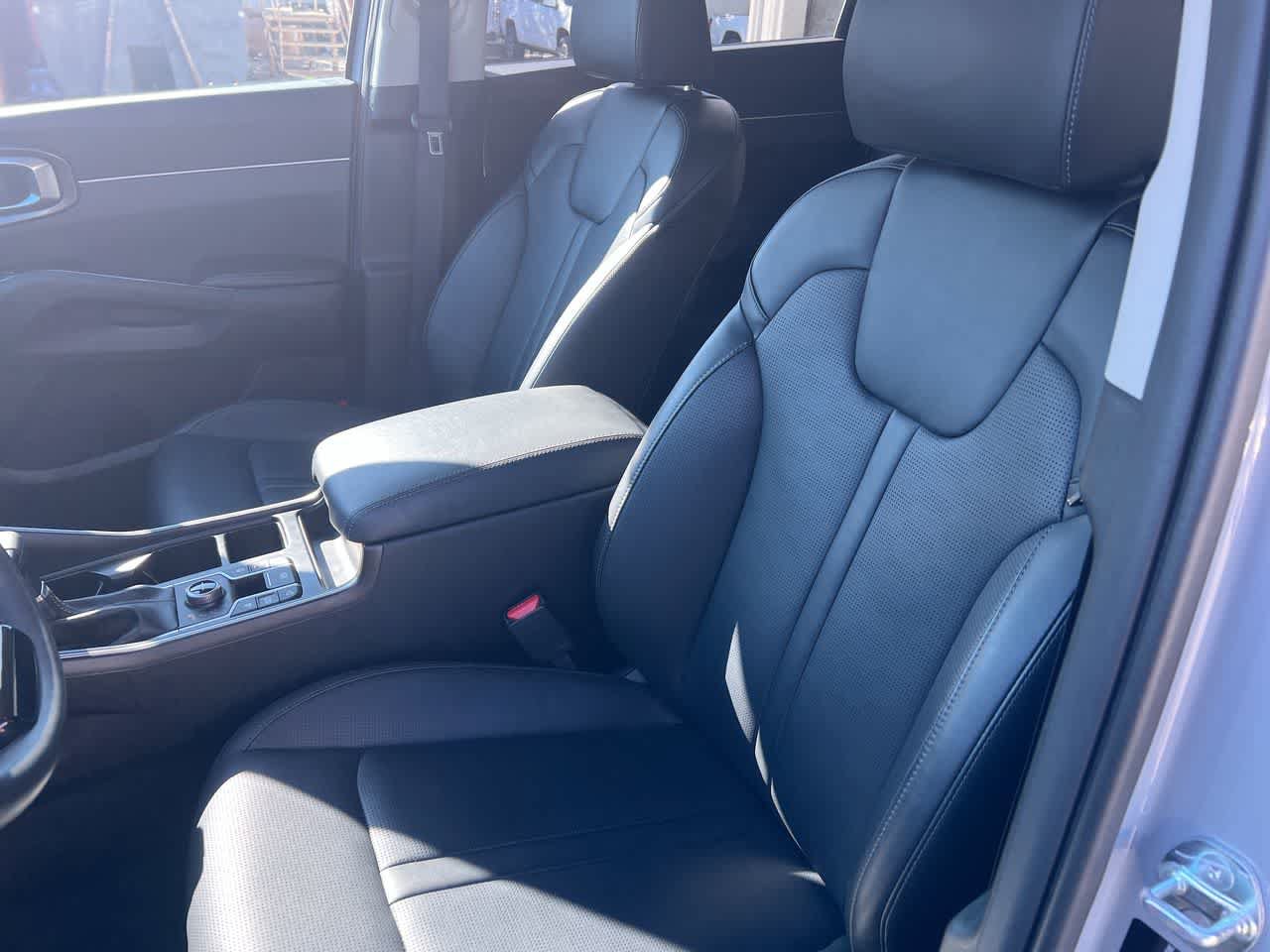 Certified 2024 Kia Sorento X-Line EX AWD/4WD image 11